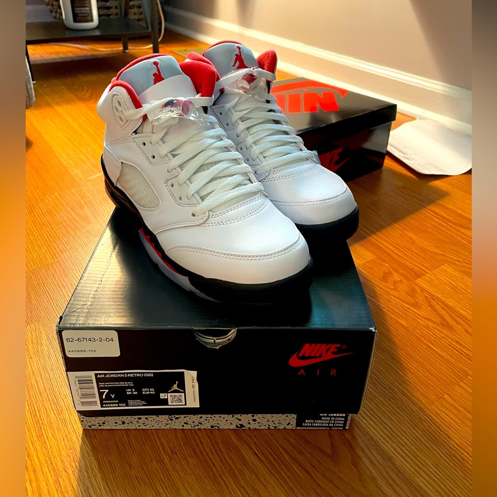 Air Jordan 5 Retro “Fire Red” Size 7